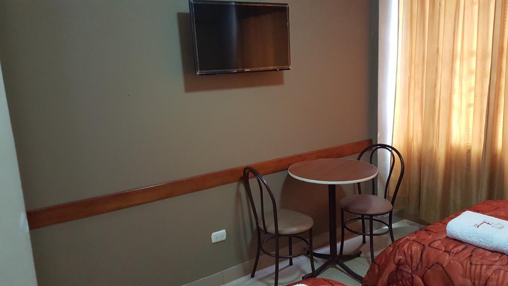 Imperium Hotel Lima Bilik gambar