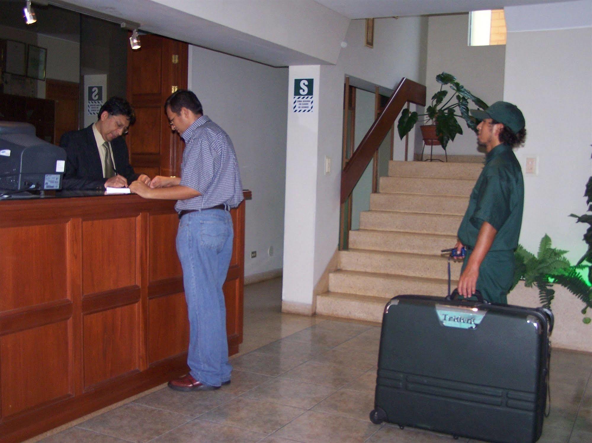 Imperium Hotel Lima Luaran gambar